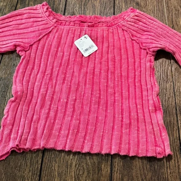 Free People NEW Vibrant Pink Knit Top NWT off shoulder crop sweater blouse - Picture 3 of 5
